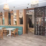 Hotel Qeparo Hotel *