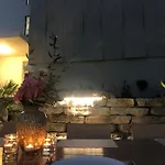 Hotel Qeparo Szálloda *