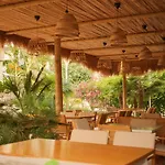 Hotel Qeparo * Qeparo