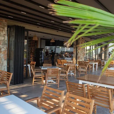 Hotel Hotel Qeparo *