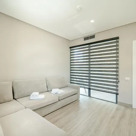 Hotel Qeparo * Κηπαρό