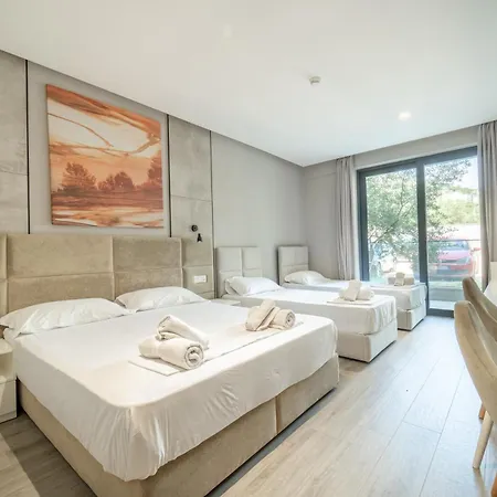 Hotel Qeparo * Κηπαρό