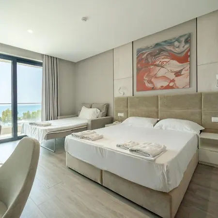 Отель Hotel Qeparo *
