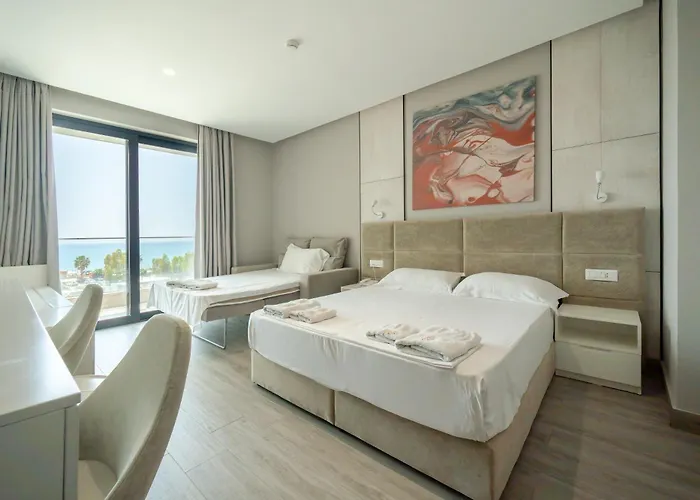 Hotel Qeparo ホテル *