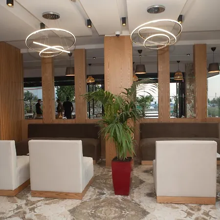Hotel Qeparo Ξενοδοχείο Κηπαρό
