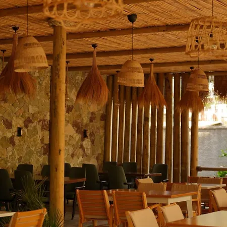 Hotel Qeparo 科帕罗
