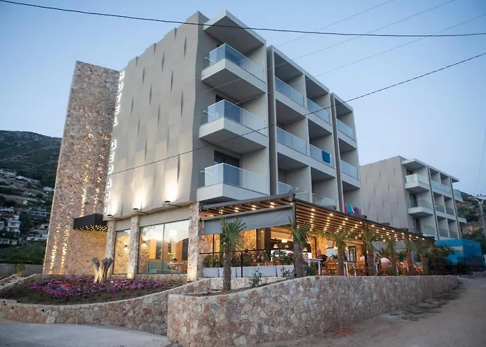 Szálloda Hotel Qeparo