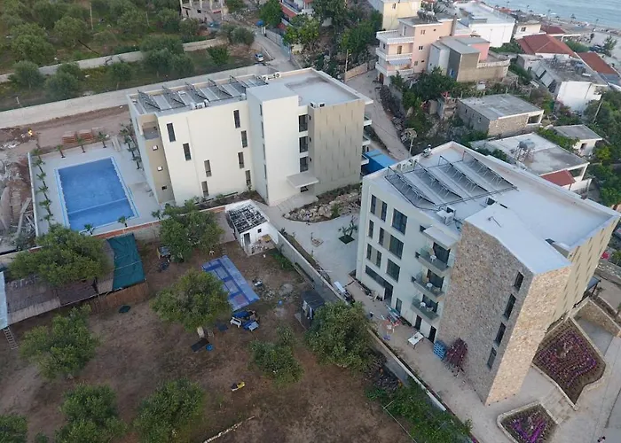 Szálloda Hotel Qeparo Qeparo