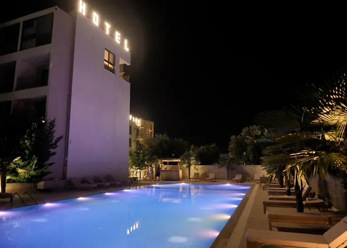 Hotel Qeparo * Qeparo