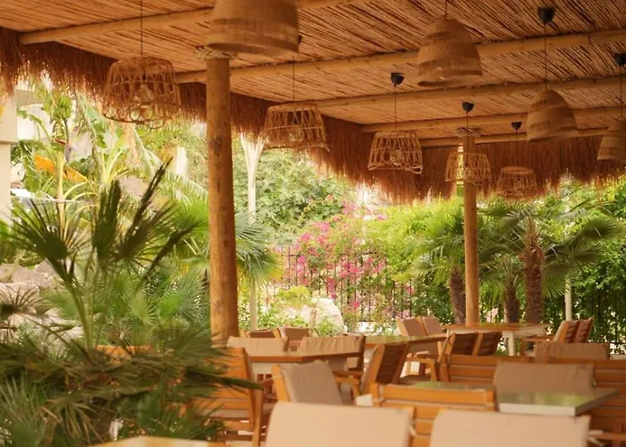 Hotel Qeparo * Qeparo